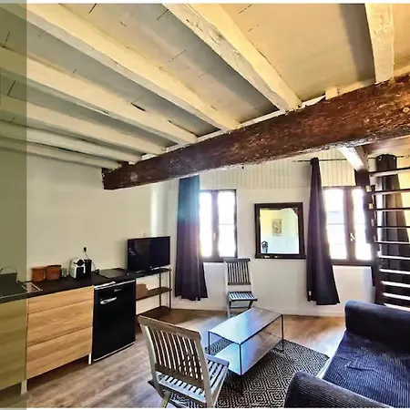 Bachelor Duplex - Hypercentre - Metro - Wifi Apartment