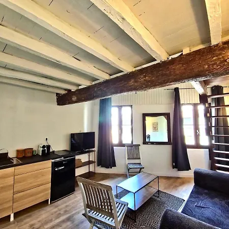 Bachelor Duplex - Hypercentre - Metro - Wifi *